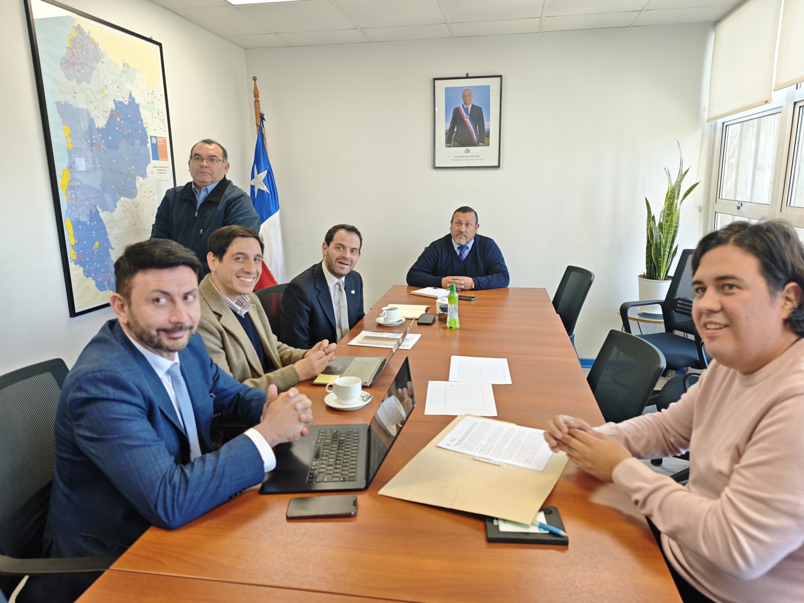 Fundación avanza en la obtención de su sede y biblioteca con importante reunión con seremi de BB.NN. y delegado provincial